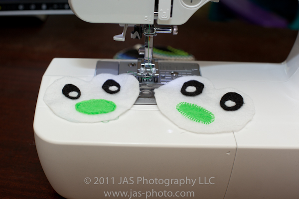 sewing face of stuffed penguin from free pattern