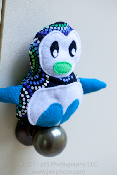 cute stuffed penguin with free pattern download!