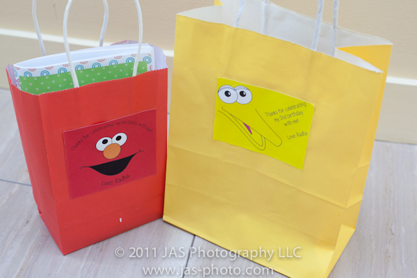 elmo party theme gift bags with elmo and big bird picture