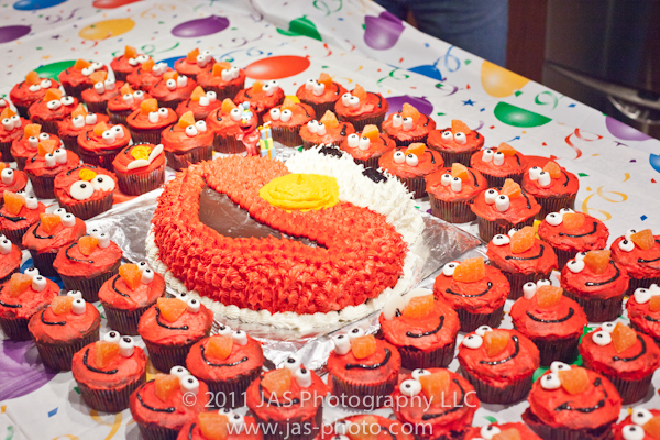 elmo cake and cupcakes for elmo party theme